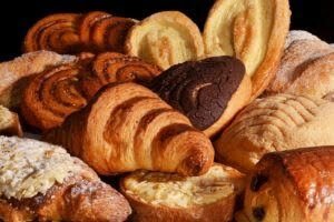 Baked breads with refined soybean cooking oil 